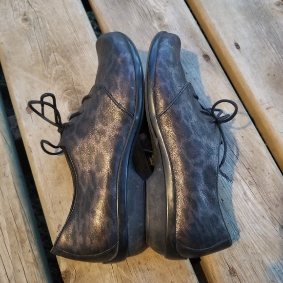 Dansko Olive Metallic Animal Print Laced Oxford 39 - Picture 5 of 11